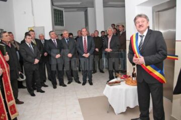Inaugurarea unui lift pentru pacienți și cadrele medicale, la spitalul orășenesc din Gura Humorului