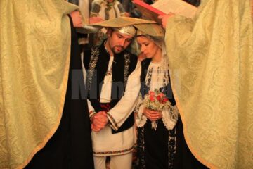 Nunta care a îmbinat tradiții populare din aproape întreaga țară