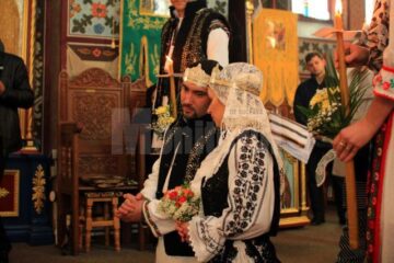 Nunta care a îmbinat tradiții populare din aproape întreaga țară