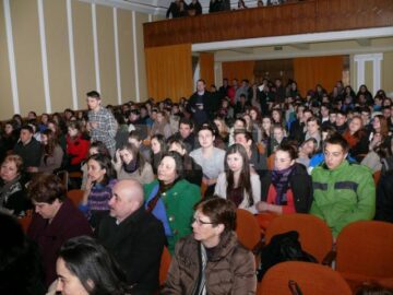 Spectacol organizat de elevii școlii