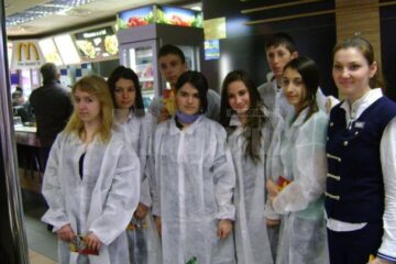 Job Shadow Day, la Mc Donald's Suceava, în 2011