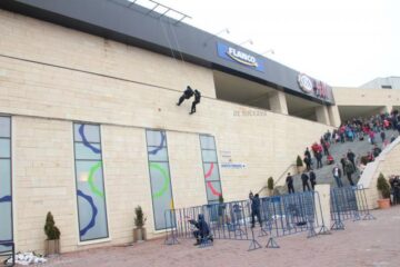 Jandarmeria a organizat un adevărat spectacol la Iulius Mall, prezentându-și tehnica de luptă