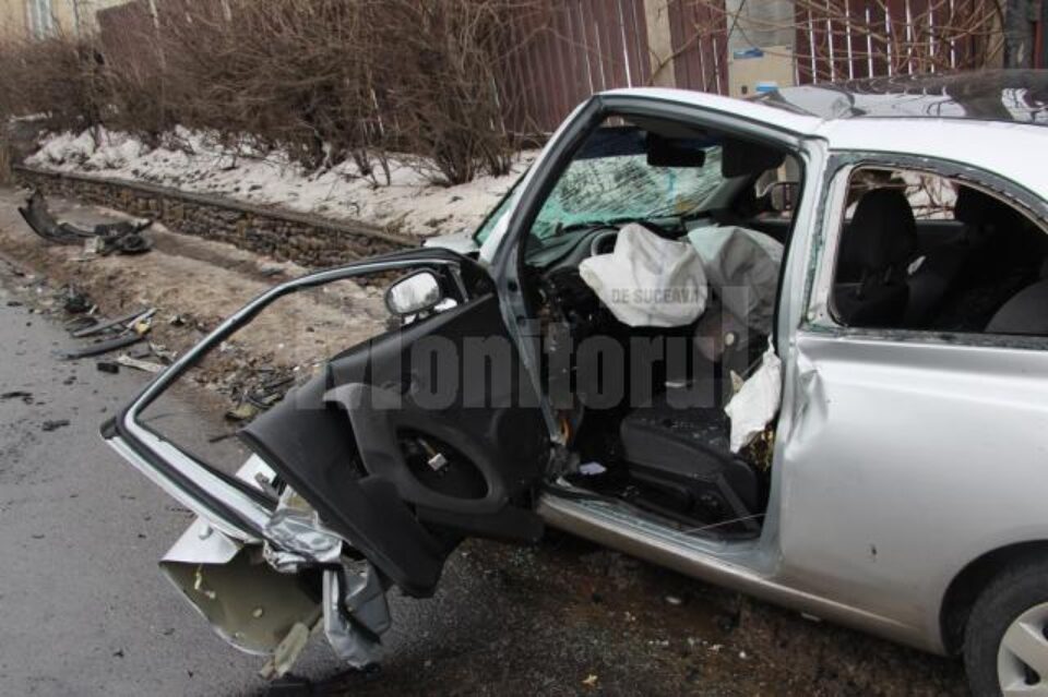 Două mașini s-au făcut zob, sâmbătă dimineață, pe Calea Unirii