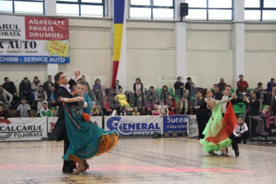 Sute de dansatori sportivi, din 11 județe, au participat la Festivalul Național de Dans Sportiv, organizat la Suceava