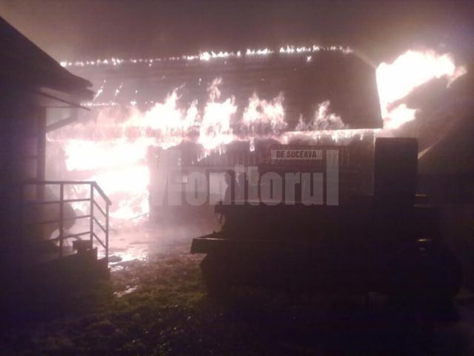 Incendiul s-a extins cu mare repeziciune