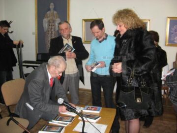 Venerabilul pictor și om de litere sucevean George L. Ostafi a fost celebrat sâmbătă, la Biblioteca Bucovinei „I.G. Sbiera”