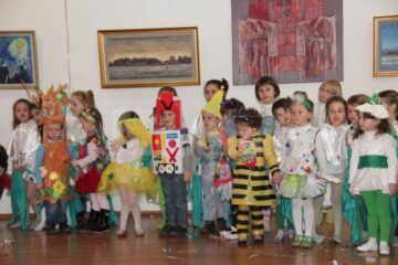 Parada costumelor „eco” a adus vibrația naturii la Shopping City Suceava