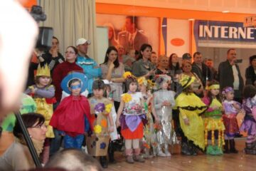 Parada costumelor „eco” a adus vibrația naturii la Shopping City Suceava