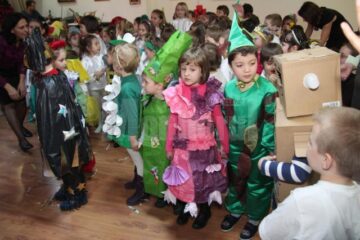 Parada costumelor „eco” a adus vibrația naturii la Shopping City Suceava