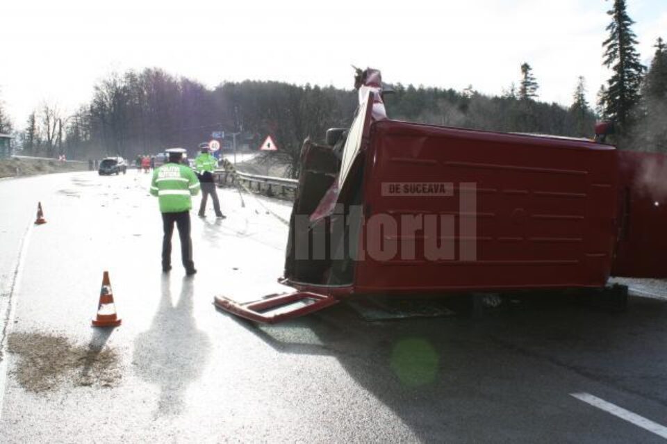 mașinile implicate în accident