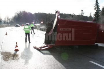 mașinile implicate în accident