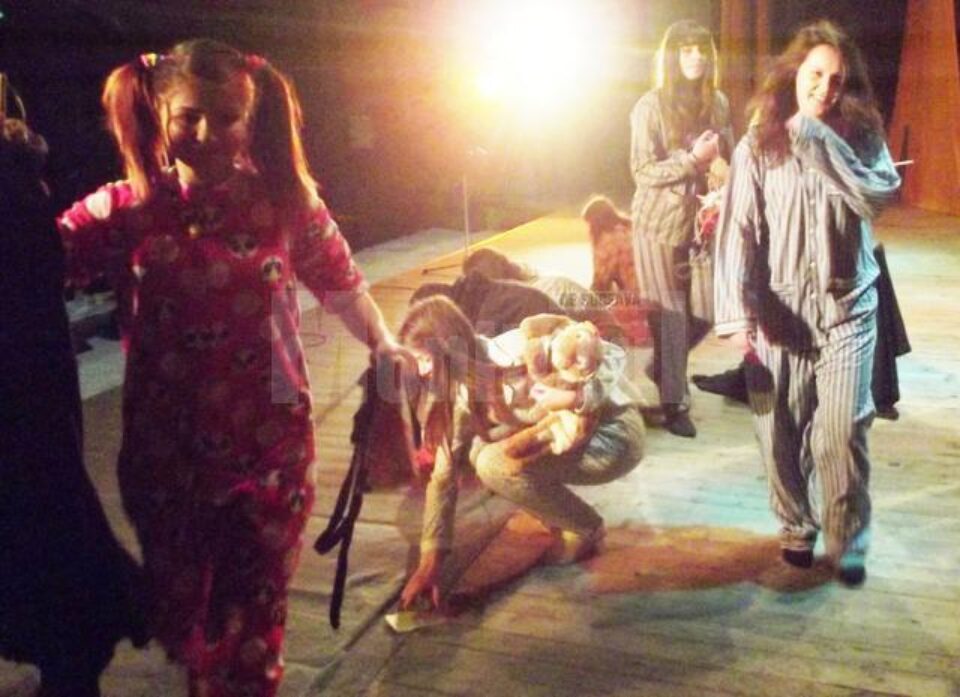 „Adoleșcenții” din Rădăuți, medalie de aur la Festivalul internațional de teatru pentru copii și tineret