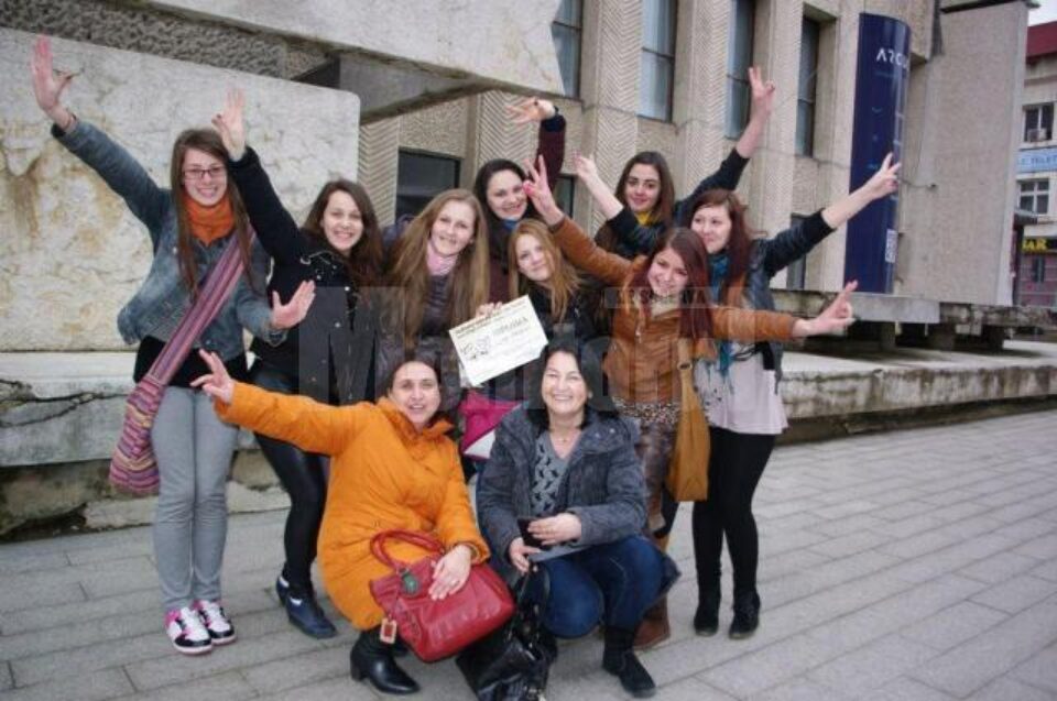 Trupa formată din elevi ai clasei a XI-a B a Colegiului „Andronic Motrescu” s-a dovedit cea mai bună