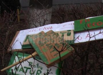 Jandarmii și polițiștii, chemați să stopeze distrugerea spațiului verde de pe strada Mărășești