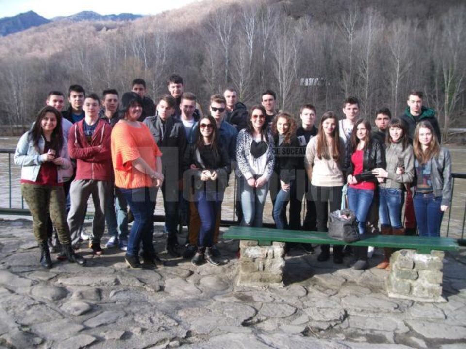 Elevii humoreni au vizitat cele mai importante obiective turistice din 14 orașe