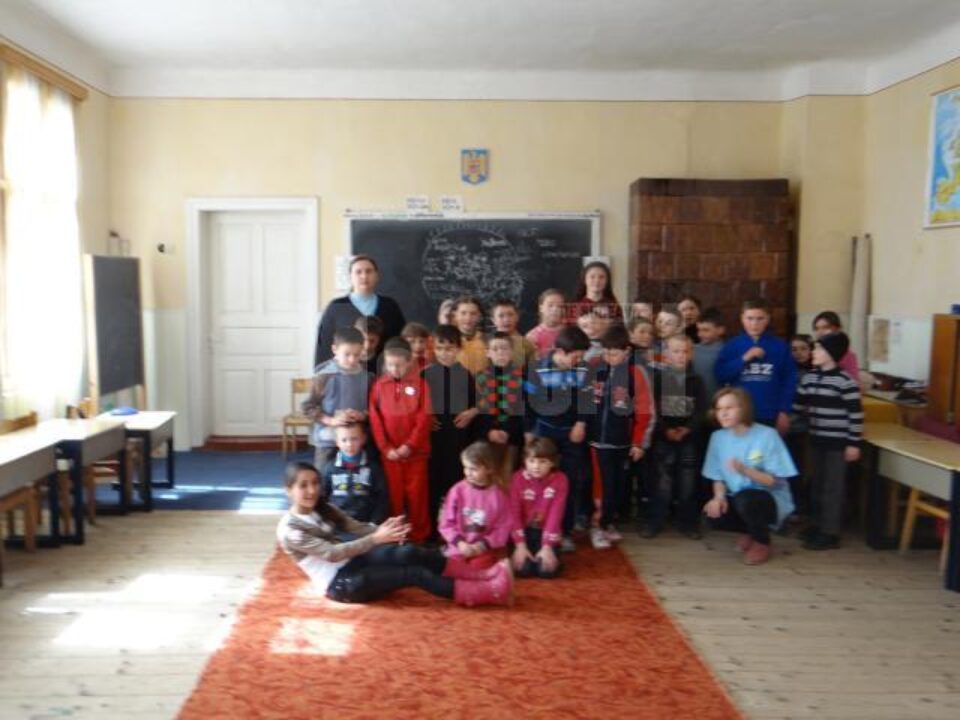 Zile de joacă, organizate pentru copiii din Vatra Moldoviței
