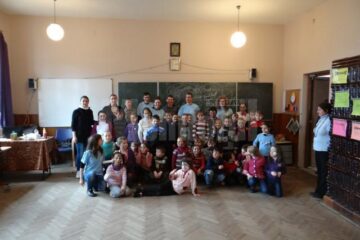 Zile de joacă, organizate pentru copiii din Vatra Moldoviței