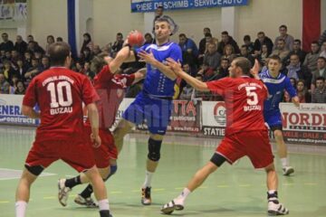 Universitatea a câștigat două puncte muncite în restanța cu Dinamo