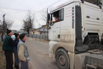 Vehiculele de mare tonaj, coșmarul localnicilor