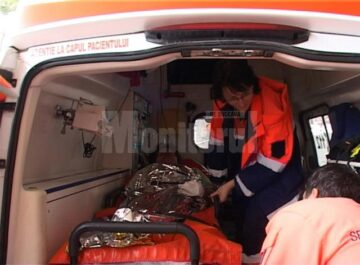 Din cauza gravelor arsuri suferite, bărbatul în vârstă de 49 de ani și fata de 13 ani au fost duși cu elicopterele la Spitalul de Arși de la București