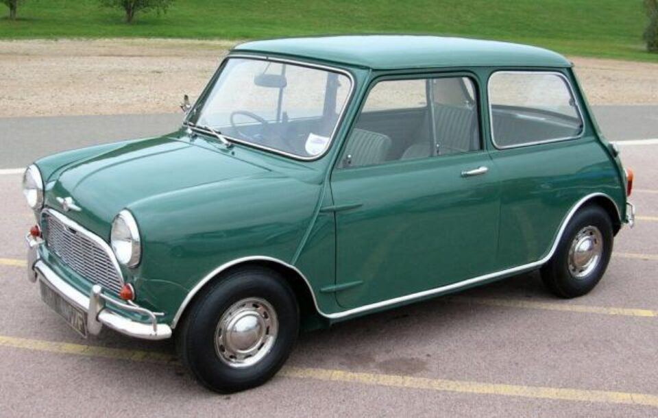 Mini, în versiunea clasică, considerat una din "Marile Invenții Britanice"