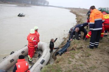 Salvatorii nu au reușit să-l scoată pe pădurar viu la mal
