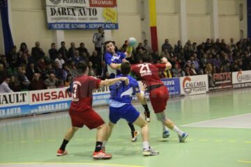 Universitatea câștigă fără probleme la Cluj