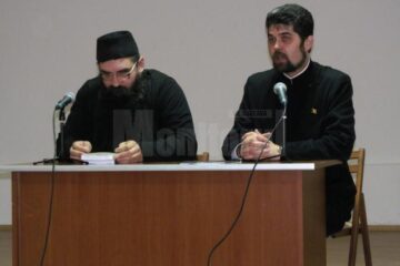 Monahul Moise Iorgovan, alături de preotul Liviu Mihăilă, la Fălticeni