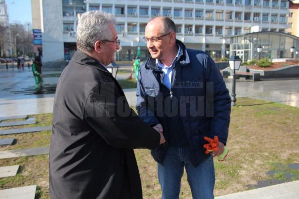 Ion Lungu și Alexandru Băișanu, împreună la măturat în centrul Sucevei