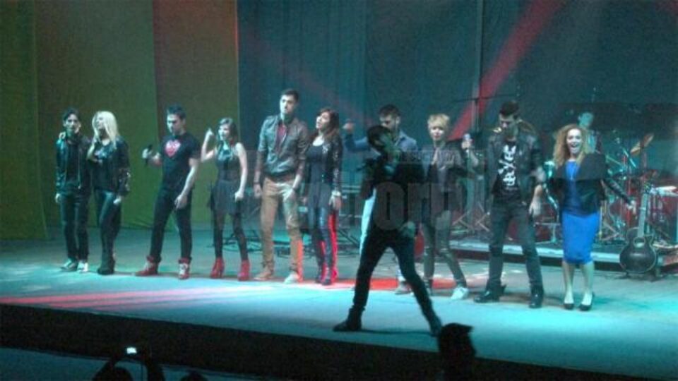 Sute de copii și adolescenți și-au întâlnit idolii într-un show de excepție