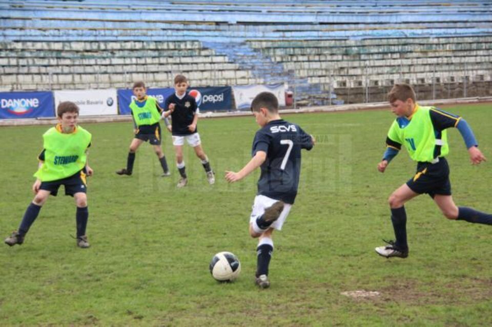 Finala de zonă a Cupei Hagi Danone a fost câștigată de micii fotbaliști din Vaslui, după o finală cu cei din Piatra Neamț Finala de zonă a Cupei Hagi Danone a fost câștigată de micii fotbaliști din Vaslui, după o finală cu cei din Piatra Neamț