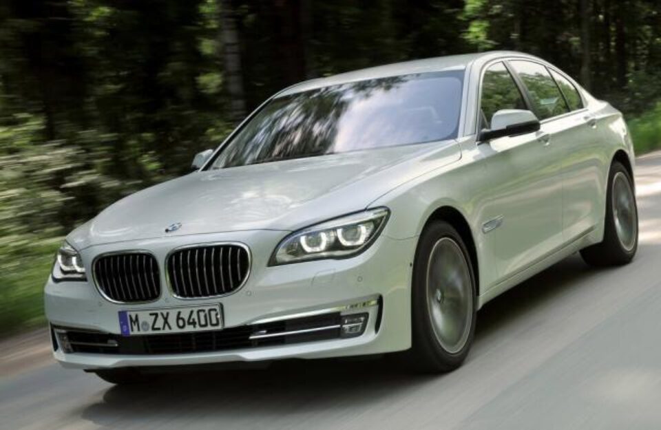 BMW Seria 7 își îmbunătățește valorile de dinamism, eficiență și confort