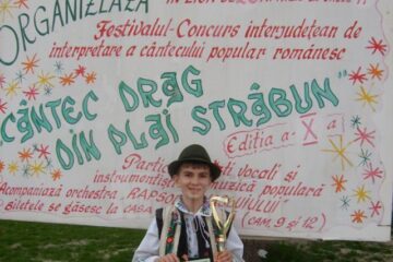 Valentin Bertea a câștigat trofeul festivalului “Cântec drag din plai străbun”