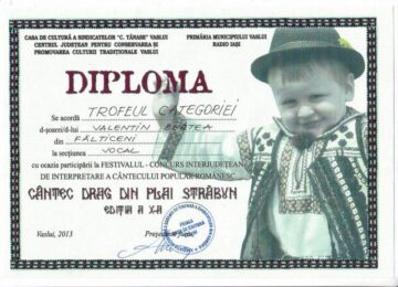 Valentin Bertea a câștigat trofeul festivalului “Cântec drag din plai străbun”