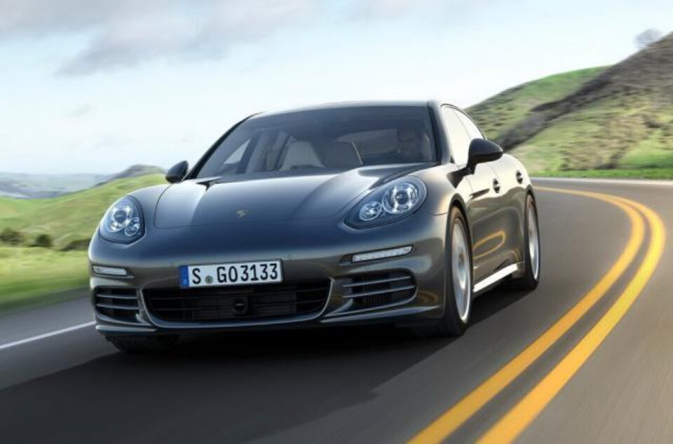 Porsche Panamera V6, limuzina cu performanțe decente