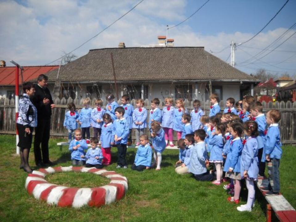 Preșcolarii de la Grădinița „Lizuca” militează pentru dreptul la educație