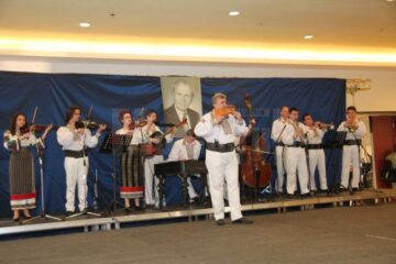Zeci de iubitori ai muzicii și dansului popular au participat la concertul organizat în memoria maestrului Friedrich Schwartz