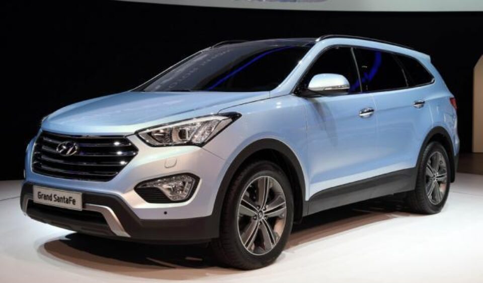 Hyundai introduce noul Grand Santa Fe