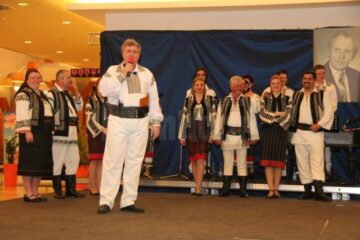 Zeci de iubitori ai muzicii și dansului popular au participat la concertul organizat în memoria maestrului Friedrich Schwartz