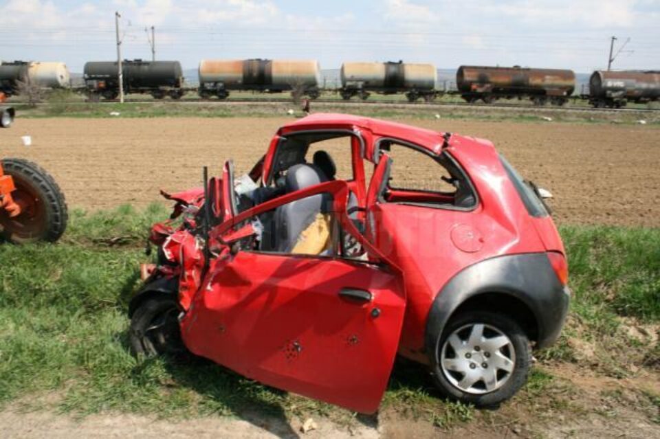 Așa arăta după impact autoturismul condus de bărbatul de 51 de ani