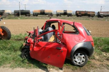 Așa arăta după impact autoturismul condus de bărbatul de 51 de ani