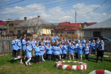 Preșcolarii de la Grădinița „Lizuca” militează pentru dreptul la educație