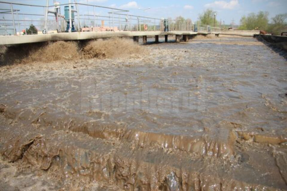 Înainte de a fi depozitat, nămolul trece prin mai multe faze de prelucrare