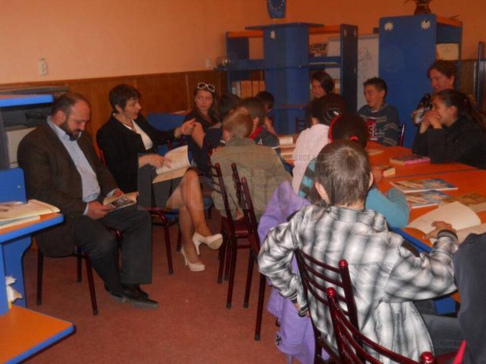 „Nopțile bibliotecilor deschise”, la Vatra Moldoviței