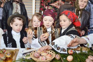 Festivalul Ouălor Încondeiate, ediția a VII-a, duminică, la Moldovița