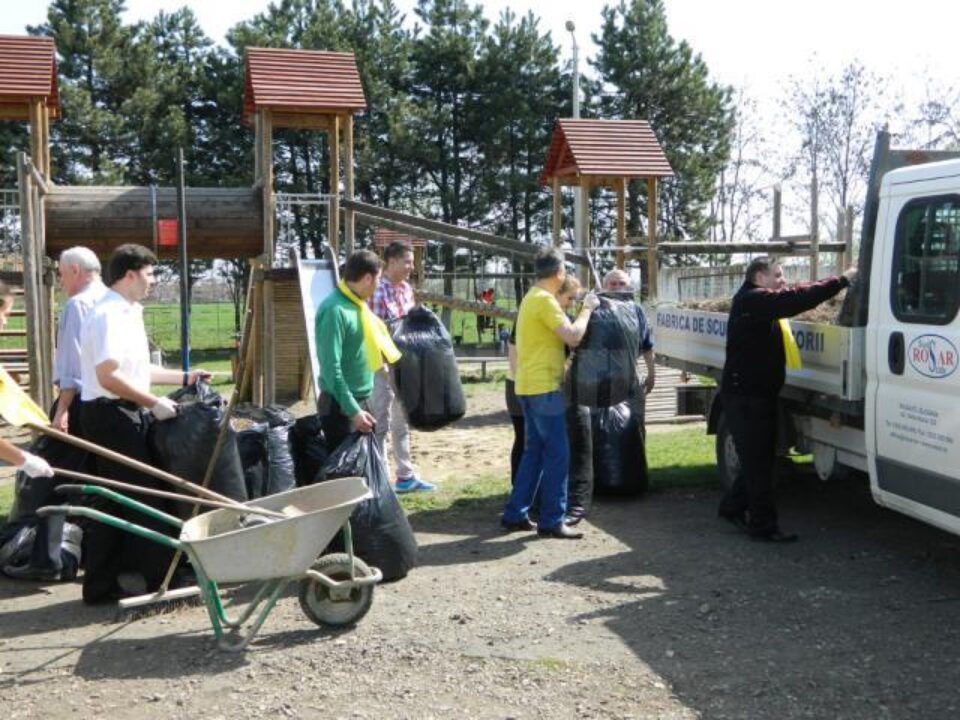 Acțiune de ecologizare inițiată de către deputatul USL Constantin Galan