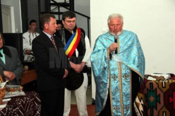 Preotul protopop Aurel Goraș, primarul Moldoviței și consilierul personal