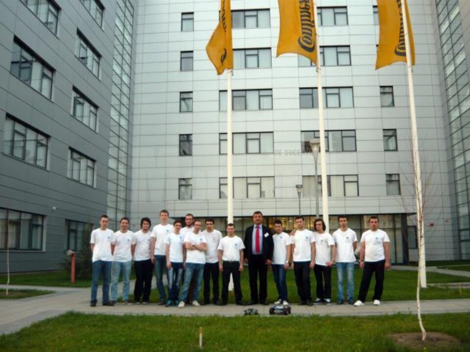 Cele patru echipe ale USV calificate în competiție, împreună cu Constantin Filote