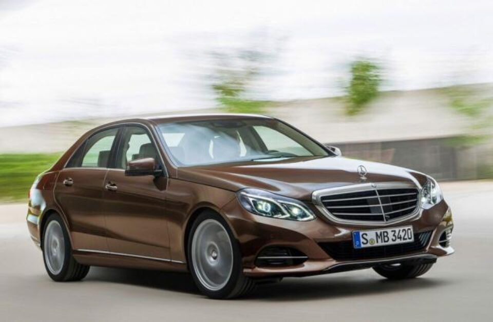 Mercedes E-Klasse este restilizat dinamic
