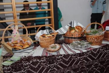Cei mai iscusiți încondeietori de ouă, premiați la Festivalul de la Moldovița